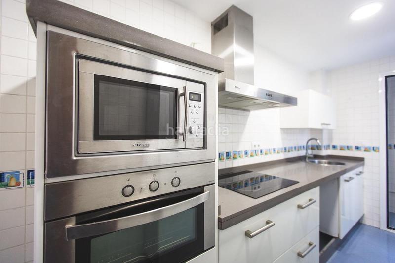 Foto a948c709-d6c0-43be-b69c-021e71b2816f. Piso en calle cañito bazán 2 magnifica vivienda, situada en avda. cañito bazan. 3 dormitorios, 2 baños, cochera, trast y piscina. en Córdoba