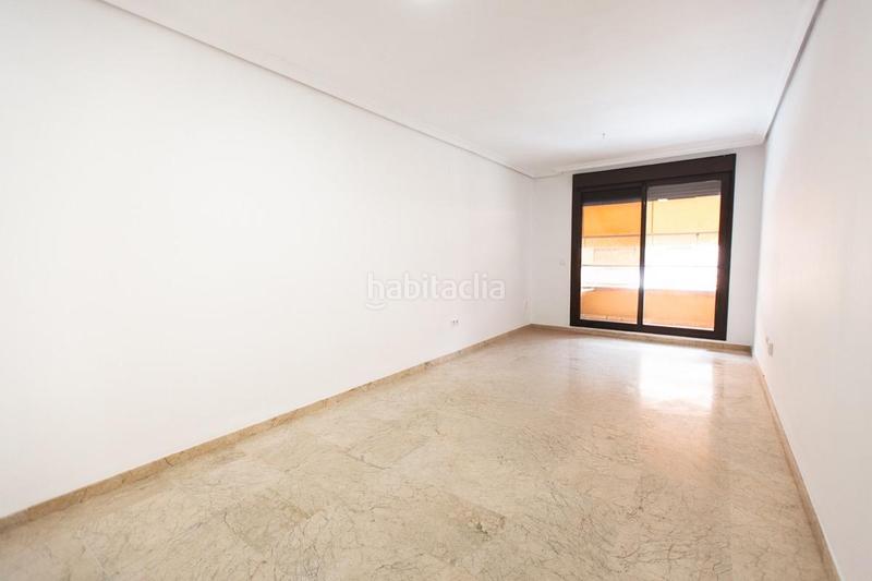 Foto aae4b338-7f54-4095-9e7b-7afc6591e085. Piso en calle cañito bazán 2 magnifica vivienda, situada en avda. cañito bazan. 3 dormitorios, 2 baños, cochera, trast y piscina. en Córdoba