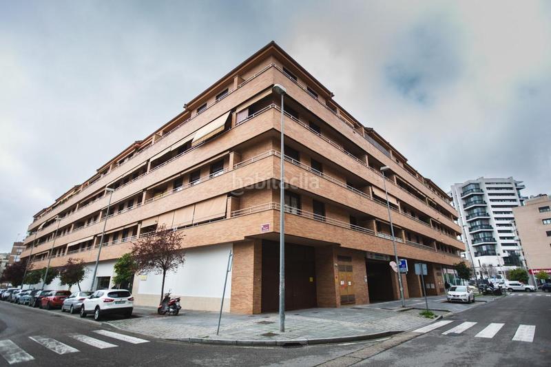 Foto bf3a0c36-a865-4798-abb1-ca7a99ba974a. Piso en calle cañito bazán 2 magnifica vivienda, situada en avda. cañito bazan. 3 dormitorios, 2 baños, cochera, trast y piscina. en Córdoba
