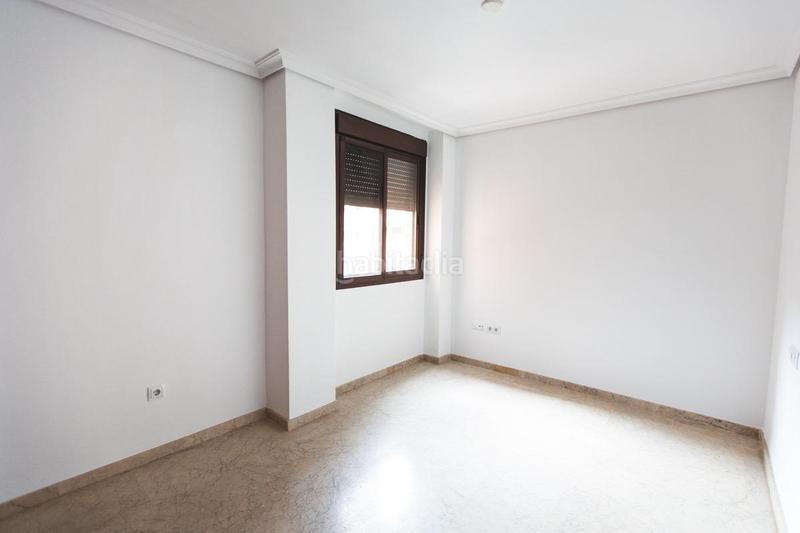 Foto c9b634b8-a4bf-47f1-a0bb-545d00fc140f. Piso en calle cañito bazán 2 magnifica vivienda, situada en avda. cañito bazan. 3 dormitorios, 2 baños, cochera, trast y piscina. en Córdoba