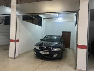 Parking voiture à Calle escritor gregorio alfaro 2. Plaza de garaje en levante con amplio trastero