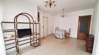 Etagenwohnung in Calle del pintor pedro bueno 8. Vivienda en la fuensanta, con terraza!!