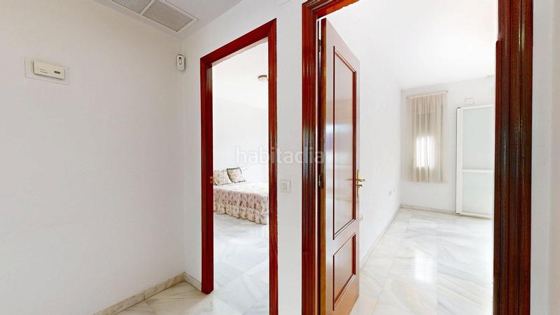 Foto 11f5d23e-06bc-437f-ad83-6731c270b898. Casa adosada , situada en los olivos borrachos. de 5 dormitorios, 2 baños, aseo y amplias terrazas. en Córdoba