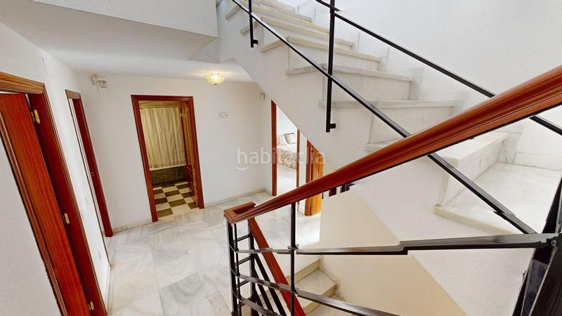 Foto 5fac6b99-1e03-4c98-a6ab-e54ea45c997c. Casa adosada , situada en los olivos borrachos. de 5 dormitorios, 2 baños, aseo y amplias terrazas. en Córdoba