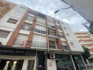 Pis  Plaza de chirinos. Piso exterior junto a cruz conde