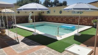 Chalet  Urbanizacion colina. Magnífico chalet con dos casas en urb la colina.