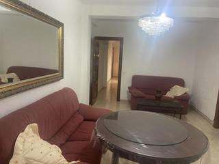 Flat  Calle poeta blanco criado. Piso junto a avda. el cairo. primera planta con ascensor. tres d