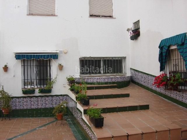 Foto 61f2e9f8-3e70-4a1d-b1ec-ee1c3319ed39. Casa adossada a casco histórico - ribera - san basilio Córdoba