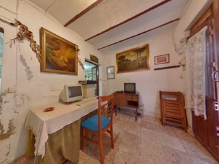 Casa a Calle mucho trigo 11. Ocasión única típica casa cordobesa