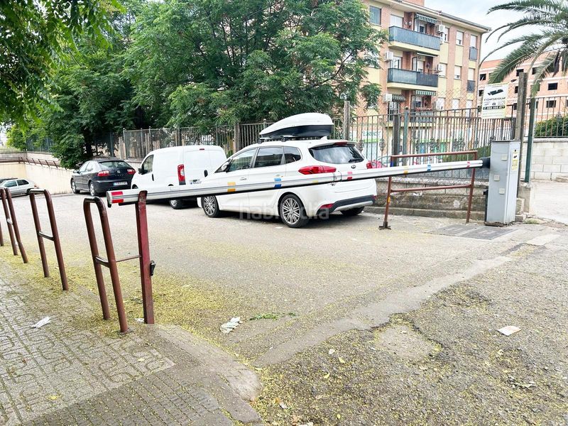 Foto c8d653fb-d453-44fd-863d-0244b36baec4. Aparcament cotxe a Sector Sur Córdoba