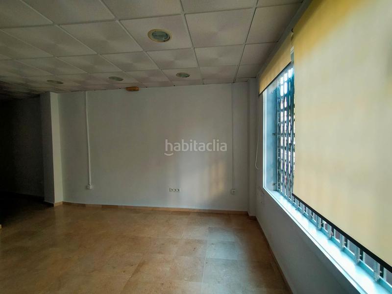Foto 1e8b7b77-e6ee-4b4f-8389-e26e7d817c13. Local comercial a Centro Bormujos