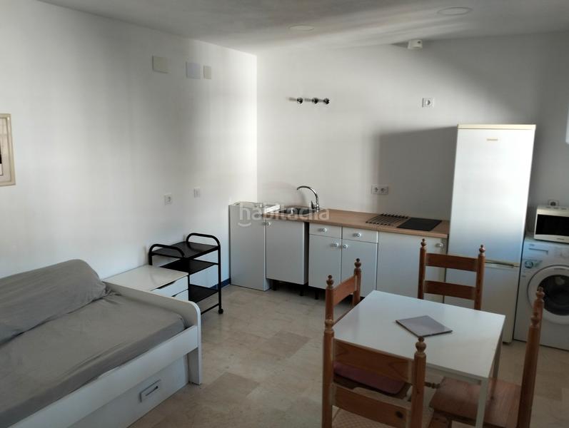 Foto b1b96aa4-f46d-4f57-9805-076035a5ef3b. Estudio en calle calatrava 1 estupendo estudio en el centro , zona alameda de hercules en Sevilla