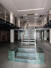 Rent Business premise in Huerta de la Reina - Trassierra. Local comercial en alquiler en renfe