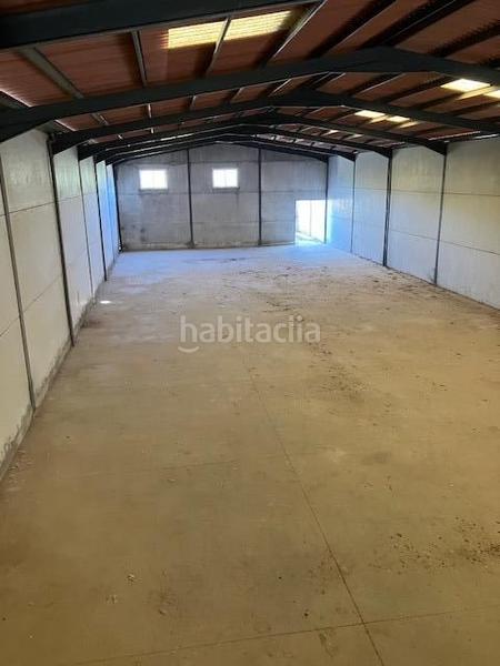 Foto fadc7100-891c-40a8-b76e-703816617ac2. Capannone industriale in Pedro Abad