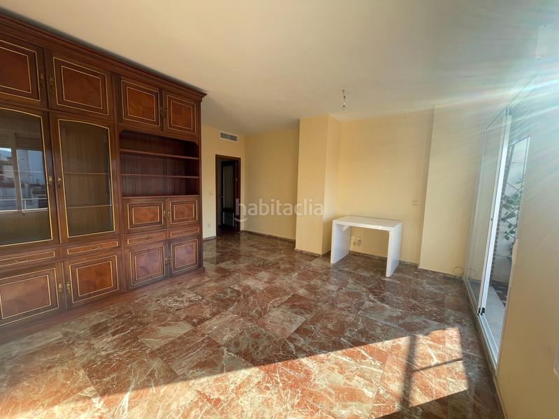 Foto 51cbccf6-7f0e-4da6-ba1c-4925aeae0044. Alquiler piso  en alquiler 3 dormitorios, salón con vistas a la sierra. en Córdoba