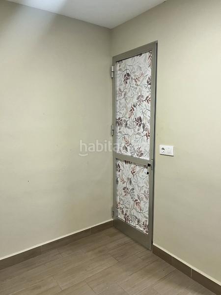 Foto fe8fd99b-b326-4a80-ac68-2c0517e111fb. Alquiler piso  en alquiler 3 dormitorios, salón con vistas a la sierra. en Córdoba