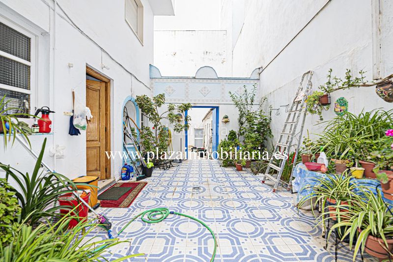 Foto 619ee511-9b38-4247-8610-17dbb409c3a8. Casa a Centro Lucena