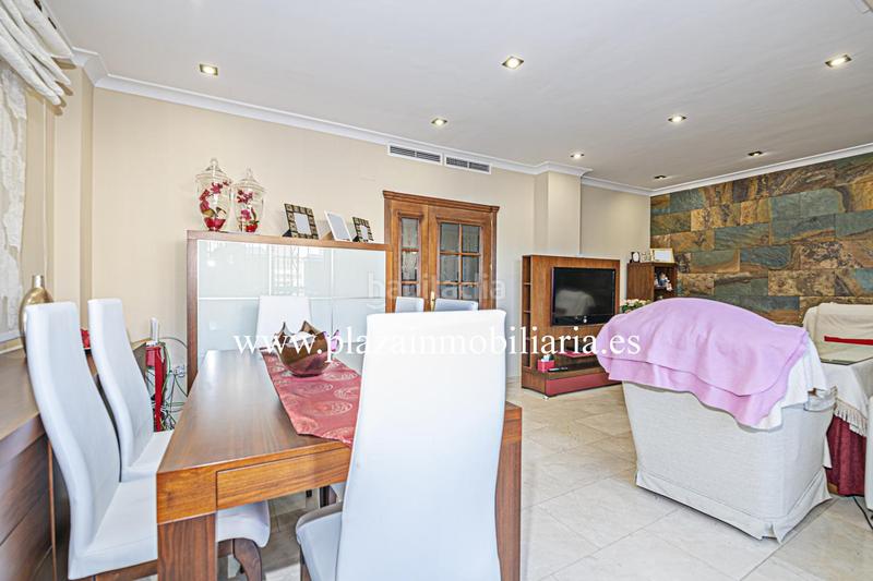 Foto 2040e876-d23d-4b30-b159-b63d6bd4d56e. Casa  de lujo de 5 hab. zona recinto ferial por 354.000 euros. en Lucena