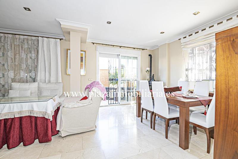 Foto 4e5ea939-cc24-4691-8932-67424fe88dc6. Casa  de lujo de 5 hab. zona recinto ferial por 354.000 euros. en Lucena