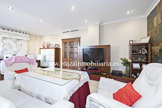 Casa en El Valle. Casa de lujo de 5 hab. zona recinto ferial por 354.000 euros.