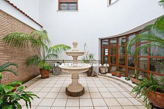 Casa a Jardín Lucena. Esta casa de lujo se encuentra en lucena, córdoba, en la zona de