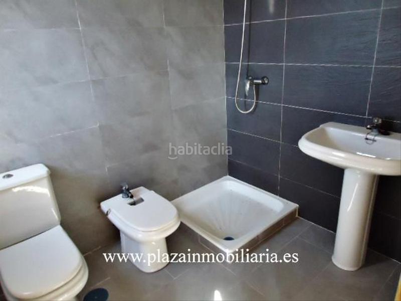 Foto a87ea0a0-5af4-47b3-ba45-448de0fc9bb9. Casa con parcheggio in El Valle Lucena