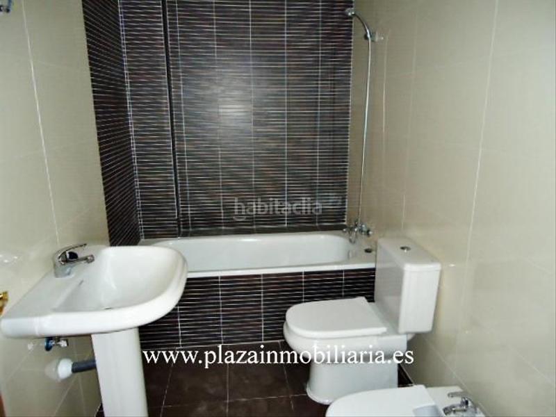 Foto e7381f63-2244-4405-add5-5a309891a134. Casa con parcheggio in El Valle Lucena