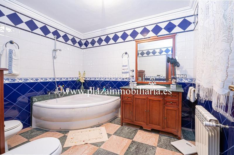 Foto d358344c-2bd9-477e-8c8a-1203086b91bf. House with parking in El Carmen - La Barrera Lucena