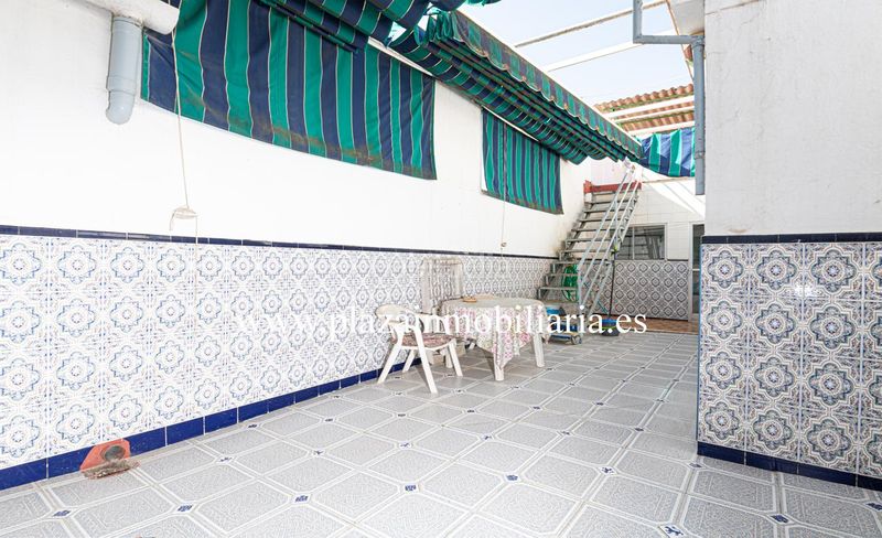 Foto 4c058c01-760f-4027-b9f2-b2ae5c63de5a. Casa amb aparcament a Centro Lucena