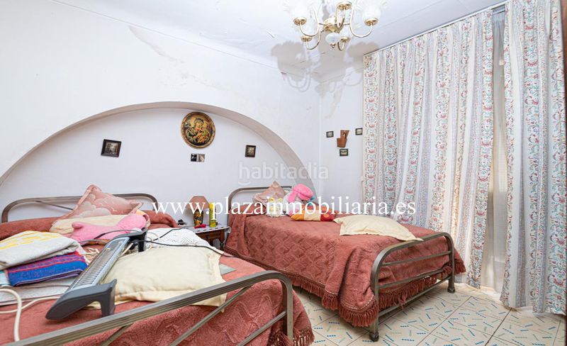 Foto b1b5c382-4797-4f66-8d2a-af04b820d67d. Casa amb aparcament a Centro Lucena