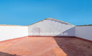 Casa a Poleares. Ático duplex de 5 hab. zona de c. juego de pelota por 180.000 eu