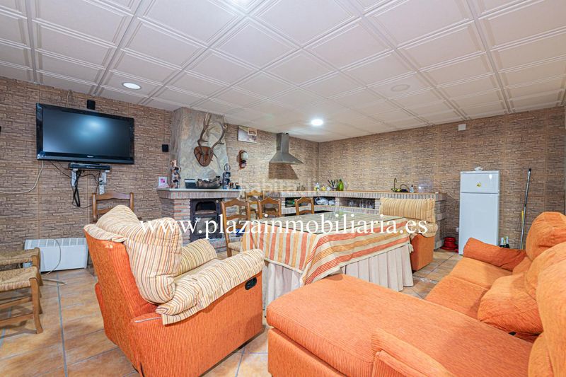 Foto 4d6b5ae2-0bf8-45fa-afd7-679e0955d605. Casa amb aparcament a jardín Lucena Lucena