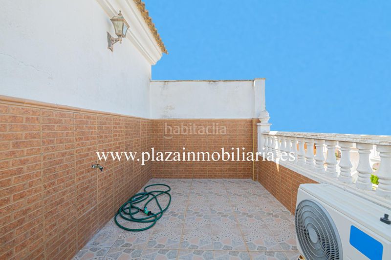 Foto 8c279787-58b6-4e98-8ade-92169fdd754a. Casa amb aparcament a jardín Lucena Lucena