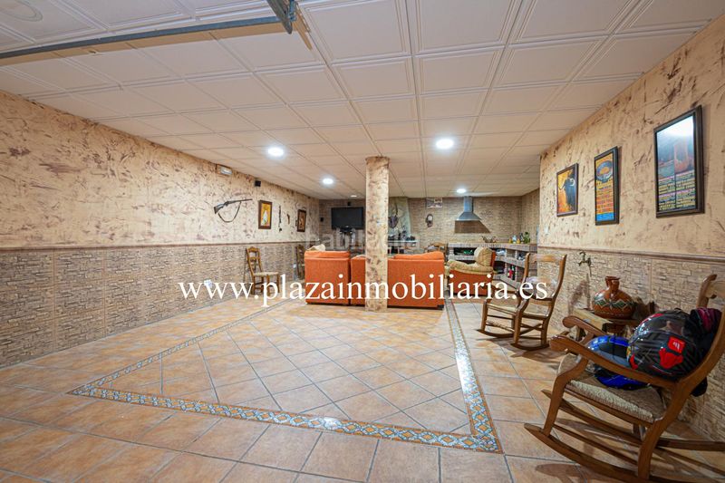 Foto 93d189b5-6d81-48ef-acc8-a7287908302c. Casa amb aparcament a jardín Lucena Lucena