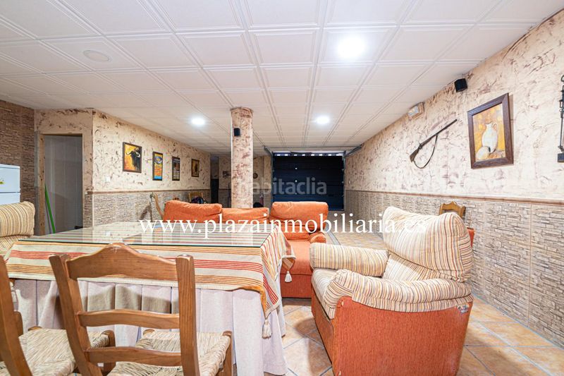 Foto c321c520-d1ee-469d-bec5-5c3490f6ba33. Casa amb aparcament a jardín Lucena Lucena