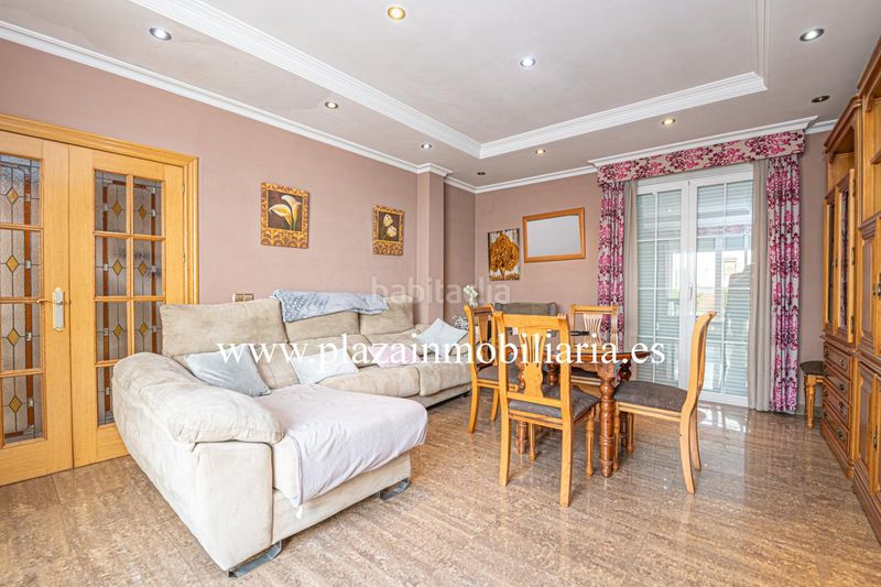 Foto f9fcb665-b98d-47c0-94e4-37d61444bff9. Casa amb aparcament a jardín Lucena Lucena