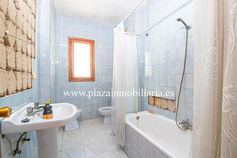 Foto d9c63083-7e0c-4f7f-8f7c-89a995607d1e. Casa  para reformar de 4 hab. zona c. juan manuel de aréjula por 128.000 euros. en Lucena