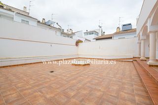 Casa a El Valle. Casa de lujo de 7 hab. zona c. juan manuel de aréjula por 410.00