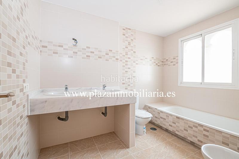 Foto 168d8d0a-4025-4dc6-b52b-2814c32a9f02. Casa con parcheggio in El Valle Lucena