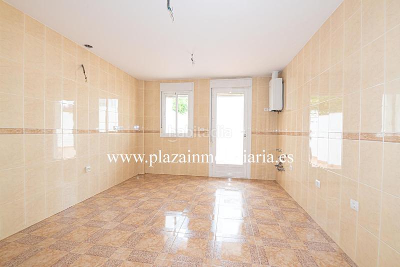 Foto 96a39ce7-1651-47bd-bcde-2b9cb2bcac06. Casa con parcheggio in El Valle Lucena