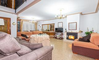 Casa en Hoya del Molino. Casa de 4 hab. zona  avda. guardia civil por 210.000 euros.