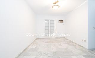 Piso en Las Tinajerías - Juderías. Piso de 2 hab. zona c. ancha por 82.000 euros.