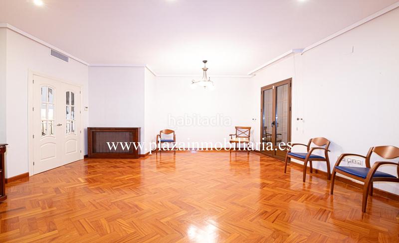 Foto 374b9ab0-d572-4ba1-a835-08cef8b30226. House with parking in San Francisco Lucena