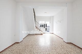 Casa a San Francisco. Casa de 5 hab. zona c. arévalo por 180.000 euros.