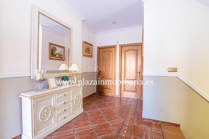 Foto e0697f2b-da95-497d-80a1-ed45a4eb59a4. House with parking in El Carmen - La Barrera Lucena