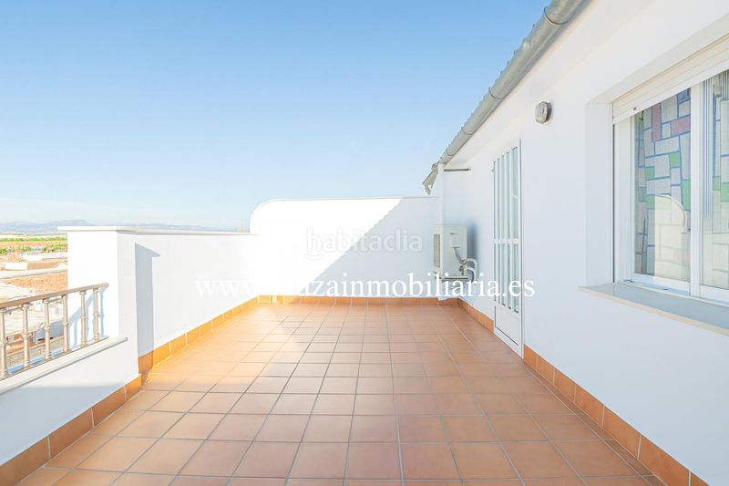 Foto c1feddc9-abbc-4ecf-b44f-3d808a7d490a. Casa amb aparcament a El Valle Lucena