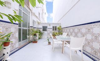 Planta baja en El Carmen - La Barrera. Piso bajo de 3 hab. junto al coso por 124.000 euros.