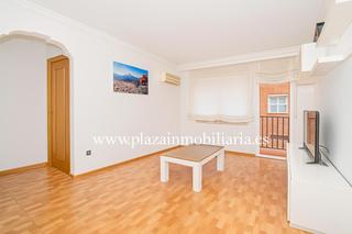 Appartement à Las Tinajerías - Juderías. Piso de 3 hab. zona de c. ancha por 75.000 euros.