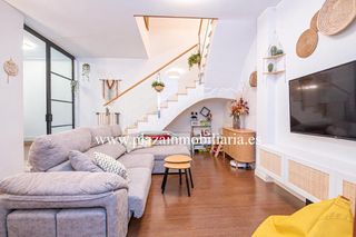 Piso en Centro. Piso duplex de 3 hab. zona del coso por 188.000 euros.