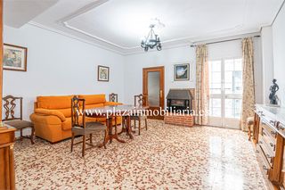 Casa in San Francisco. Casa de 4 hab. zona c. cabrillana por 185.000 euros.